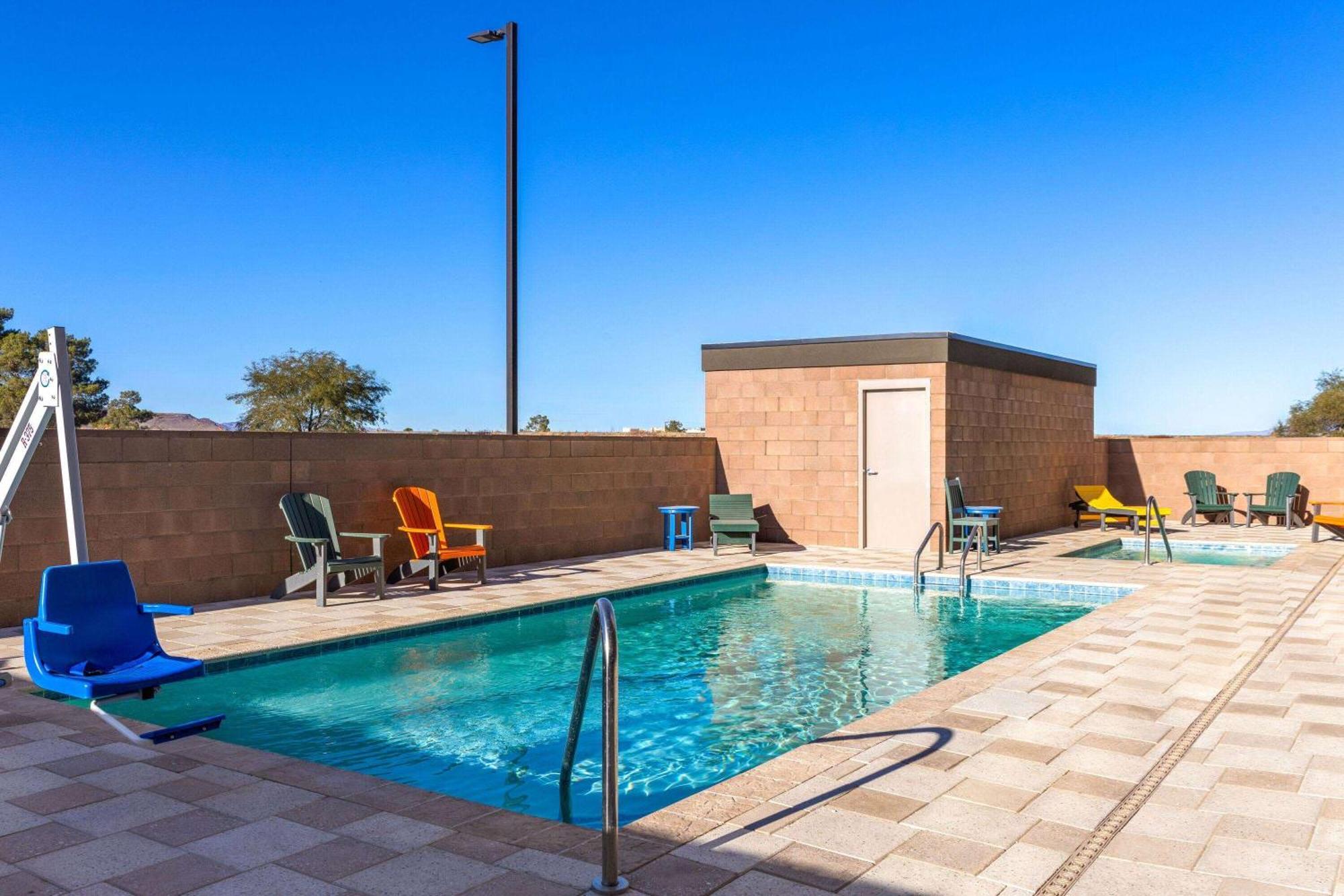 Wingate By Wyndham Kingman Hotel Exterior photo